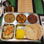 カジャナ - クジャラート・ターリー・ランチ