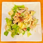 イーストサイド茶屋 - サーモンとアボガドのサラダ