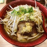 拉麺大公 - ニンニクみそ、もやし増し