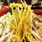拉麺大公 - ニンニクみそ、麺リフトアップ