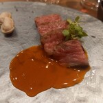 Restaurant Honjin - 放し飼い名古屋コーチン卵/宮崎牛ヒレ・美浜備長炭