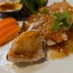 キッチン ブルー グローブ - 裏を見ると白身魚？