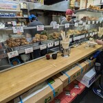 一由そば - ショーケース前は、立ち食いスペース