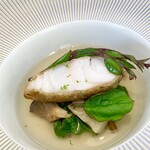 Restaurant KAITO - キノコのマリネ、ツルムラサキ、オクラの花びら、新生姜、ピクルス、蓮根、法蓮草のあしらい