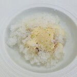 Restaurant KAITO - ルイボスティーのアイスクリームとコーヒー風味のブランマンジェ、マスカットをレモンタイムのグラニテが覆う