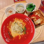 太陽のトマト麺withチーズ - 
