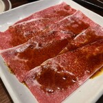 炭火焼肉 ホルモン にく式 - ブリスケ