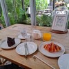 Dusit Gourmet - 料理写真:チョコレートケーキ、TWG紅茶、オレンジジュース、ストロベリークロワッサン