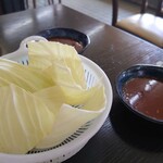 さわなか焼肉 - 何気にミッキー？((o(^∇^)o))キャベツ&タレ