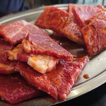 さわなか焼肉 - 手前:あばら♪奥:ロース❤️