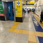 一由そば - 東口出口は、JR連絡通路の先です