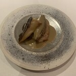 ル・ミュゼ・イデア - しいたけ、あわび、ワイン豚の生ハム、大麦、松茸のソース