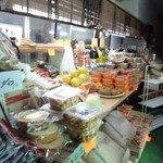 ダンカラホール - 暖簾をくぐると雑貨屋だった