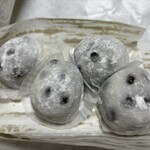 御菓子司 長盛堂 - 豆大福。上品な甘さです。甘ったるくなくて好き