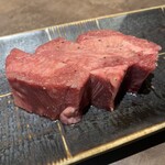 焼肉ハウス大将軍 - 厚切りタン