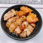 五反田 信濃屋 - ◆やきとり丼 ¥670
      ◆ねぎま(1本) ¥170
      ※税込