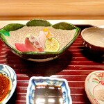 多仁本 - 鰹のタタキとメイチ鯛のお造り　