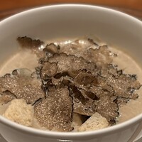 ラ・ボンバンス - きのこスープとトリュフの茶碗蒸し