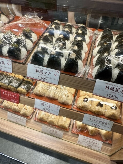 【錦糸町グルメ】手のひらにぬくもりを──「おむすび権米衛 錦糸町テルミナ店」で味わう、心ほどける一粒