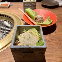 和牛とタン 焼肉 とみ 新橋本店 - 