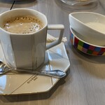 Raduno - ◉ ドリンク
      　☘️ シェフの気遣いで、アメリカンコーヒーに
      　　　ホットウォーターを付けて頂きました！