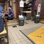 川豊 - 店内はレトロ