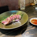 い酒や てくてく - ラム肉のタタキ1690円