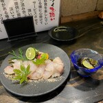 い酒や てくてく - ヒラメの昆布締め1580円