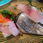 廻し鮨 新鮮や - 旬三昧(金目鯛炙り、太刀魚炙り、イサキ)