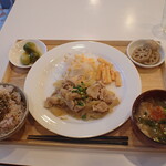 トーコーキッチン - 豚の生姜焼き 副菜二品、豚汁、ご飯