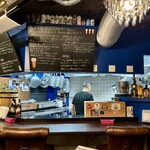 グルマン酒場 - ゆったりとしたカウンター