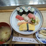 こいな鮨 - 味噌汁　おでん　梨　付き