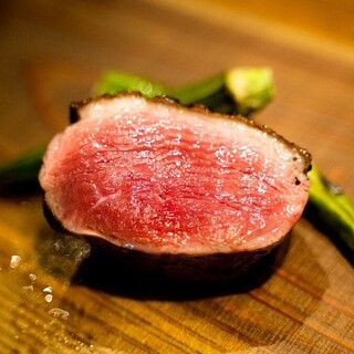 肉厚で濃厚な旨味が美味しい、稀少な『あいち鴨』を使った料理