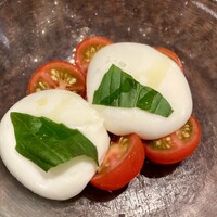 IMPASTO - 【'24.9】作りたてモッツァレラチーズを使ったカプレーゼ　1200えん