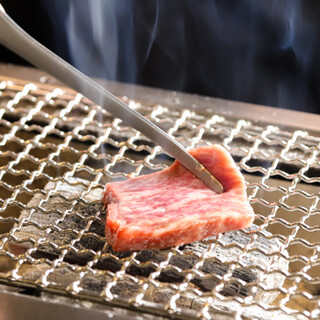 A5ランクの赤身焼肉！備長炭で焼き上げた自慢の味わい