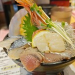 どんぶり次郎 生田新道店 - 