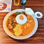 メメントモリ - チキン、海老、パリップの3種盛り。美しいね。