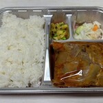 きりん屋 - こぼれないようにカレーは袋にはいってます
