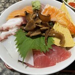 江戸前回転鮨　弥一 - 海鮮丼