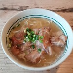 うるかそば - 軟骨ソーキそば。
