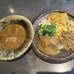 LAMP - チキンカレーとキーマカレーとポークビンダル