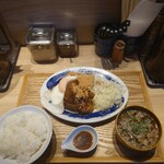 肉めし岡もと - 