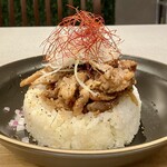 ウマミタクラミ - 味噌豚丼700円