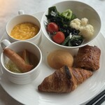 グリル＆ダイニング マンハッタンテーブル - パンは焼いたら抜群に美味しい