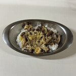 かれーの店 うどん  - きのこの叫びチーズ入り