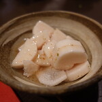 月のダイニング うさぎ - 長芋の梅肉漬け