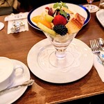 馬車道十番館 - 