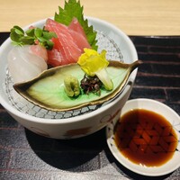 個室和食 肉割烹 吟次郎 品川駅前店 - お造り三種盛り