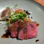 梅田 ブルーバード - 牛肉は、ティアラケーキのメニューでは追加料金無しで選べますが、アフヌンコースは、プラス250円かかります。