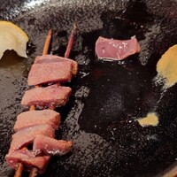 鳥茂 - レバー　　おお〜　レバ刺しみたい　　